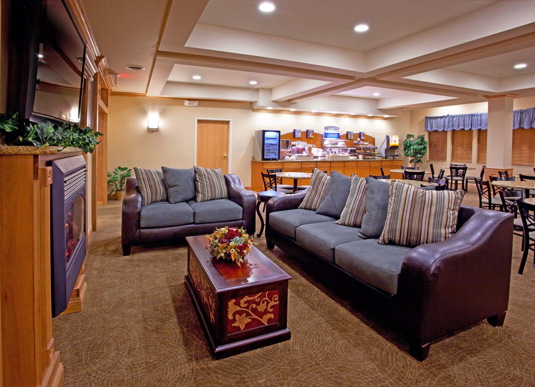 Holiday Inn Express Hotel & Suites Chesterfield - Selfridge Area By Ihg Εξωτερικό φωτογραφία